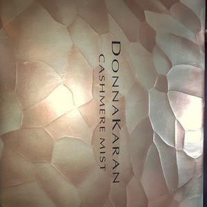 Donna Karan Cashmere Collection Gift Set